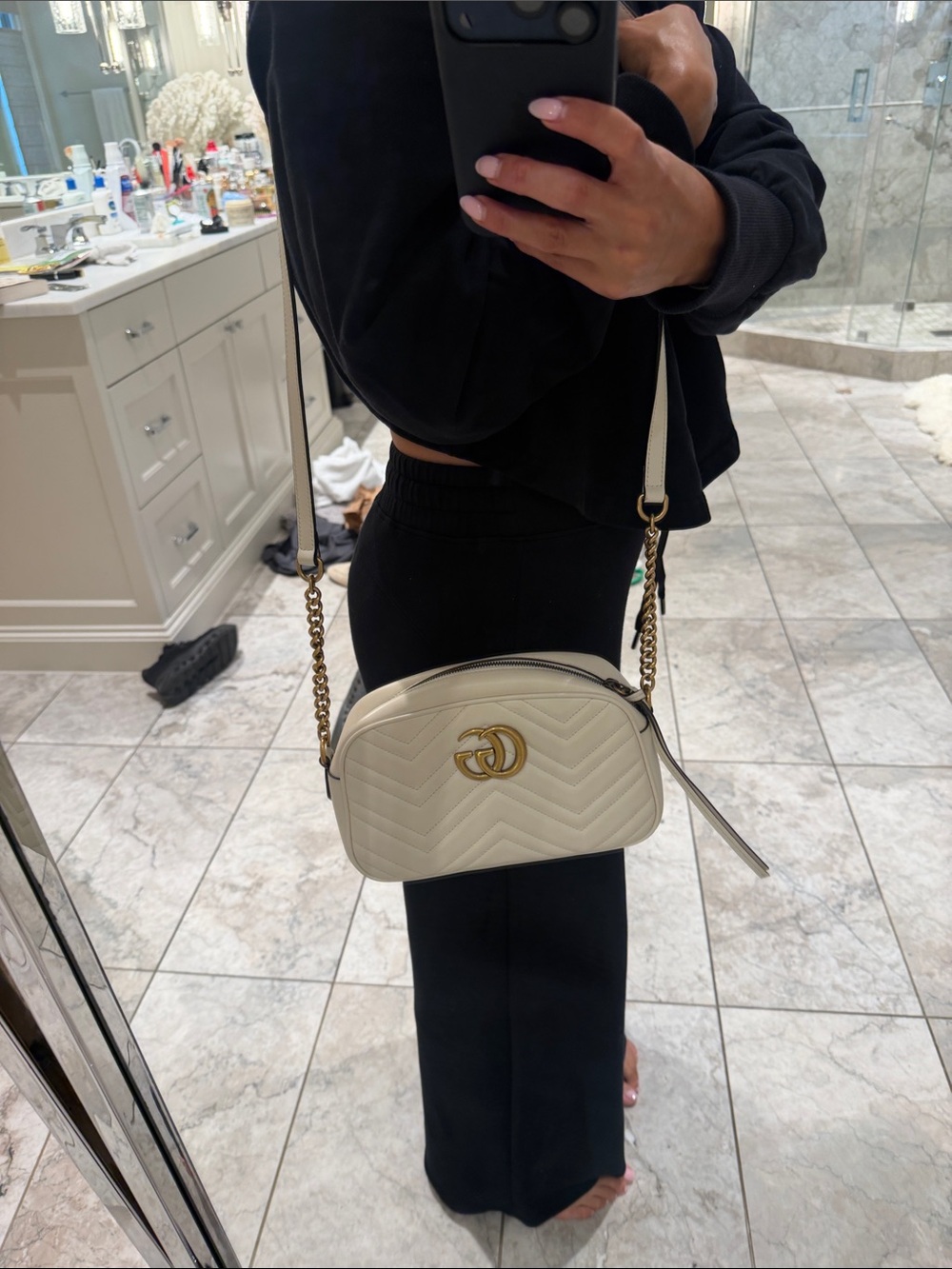 Gucci Cream Chevron Quilted Leather GG Marmont Crossbody Bag - Picture 2 of 8